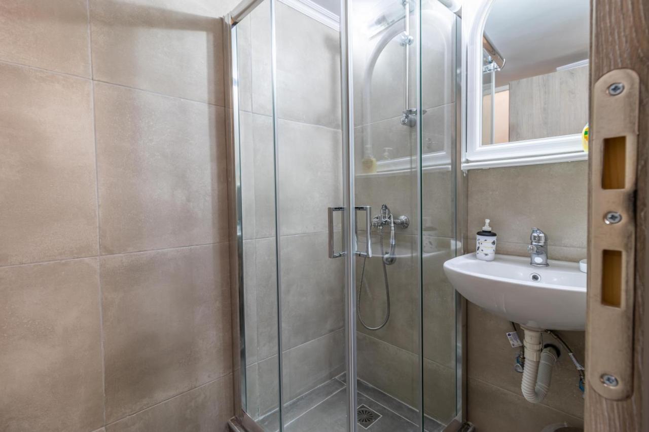Korinthos Downtown Apartment Luaran gambar